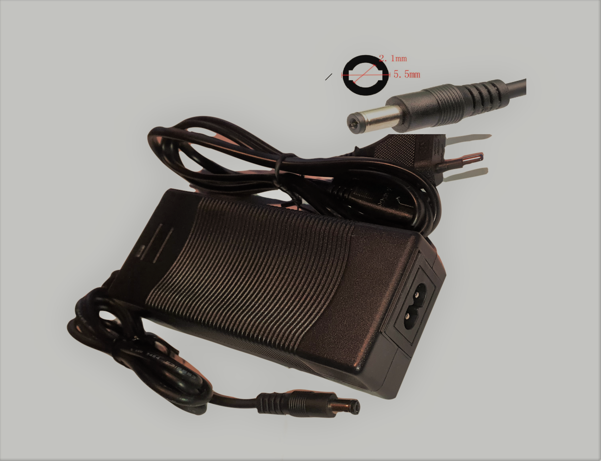Qwic oplader 36V 1-Pin 2A | Qwic Performance lader Vervanging BA00055 - BA00060 | Elektrische fietsaccu oplader | Qwic Downtube